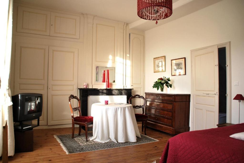 Bed and Breakfast Demeure De Beaulieu Le Coudray-Macouard Esterno foto
